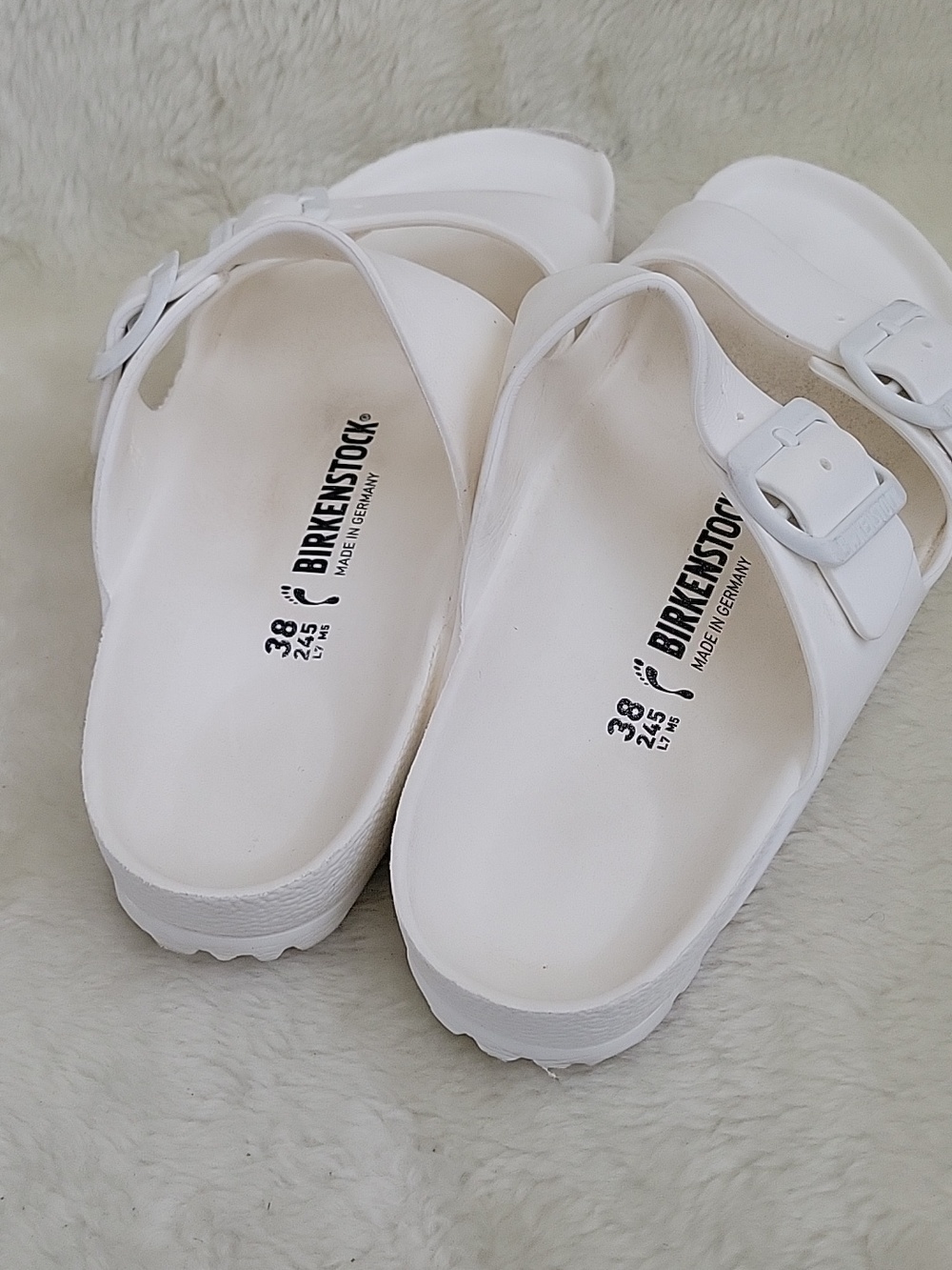 BIRKENSROCK White Arizona EVA Slide Sandals. Size 38. - Picture 5 of 15